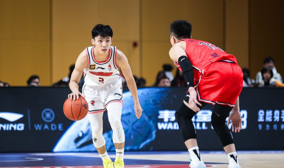 包含广东宏远发布备战花絮，今晨更衣室发声，全明星赛任务艰巨，资深球员宣示担当的词条