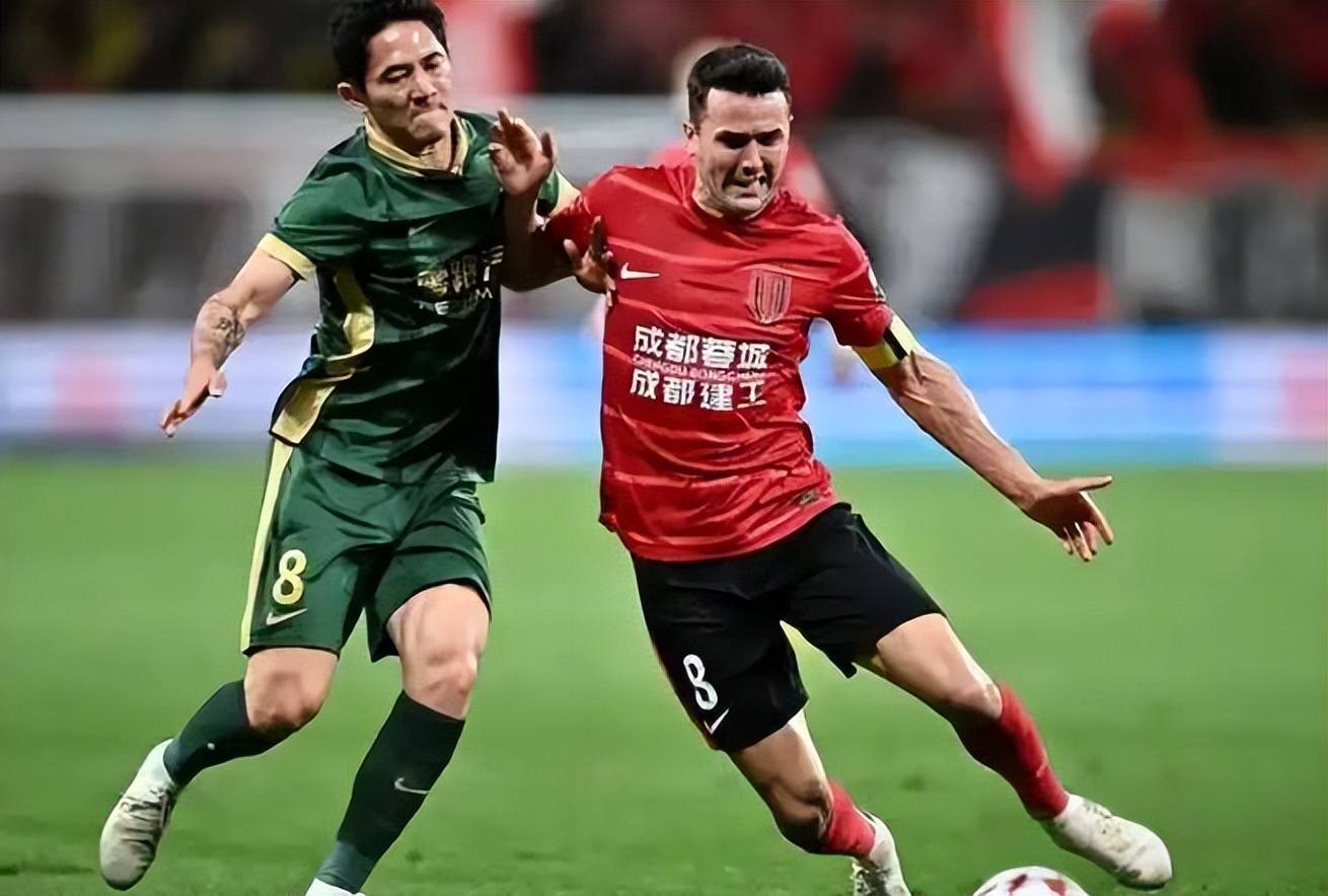 包含赛地聚焦——中超国际比赛日热度飙升，成都蓉城主帅复盘，悬念犹存，更衣室氛围转暖的词条-ayx爱游戏体育app